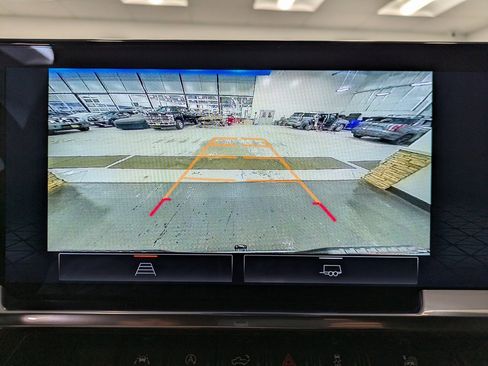 Used 2023 GMC Sierra 1500 Elevation image 12