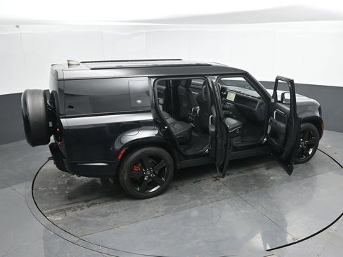Used 2024 Land Rover Defender 130 X-Dynamic SE AWD/4WD image 53