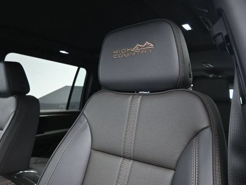 New 2026 Chevrolet Suburban High Country AWD/4WD image 19