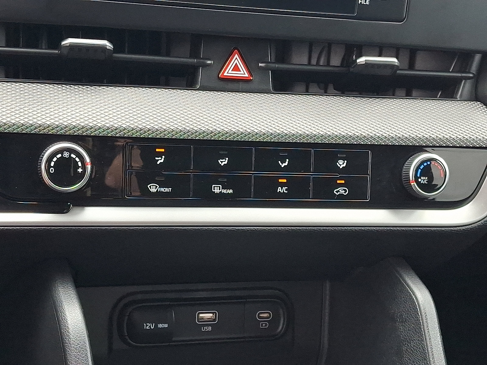 Used 2024 Kia Sportage LX AWD/4WD image 18