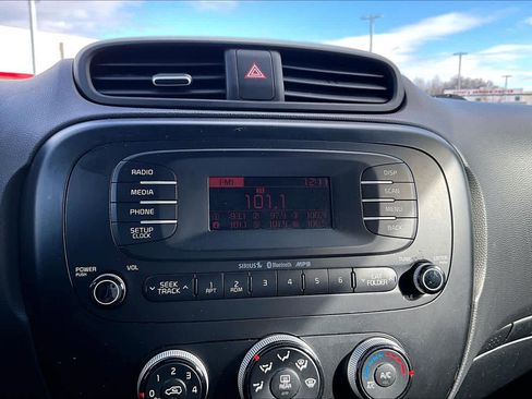 Used 2016 Kia Soul image 31