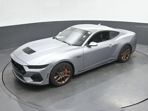 Used 2025 Ford Mustang GT Premium RWD image 38