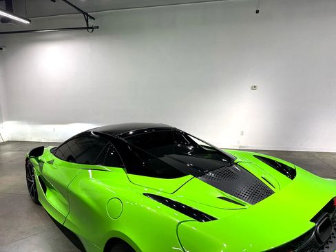 Used 2024 McLaren 750S Spider image 37