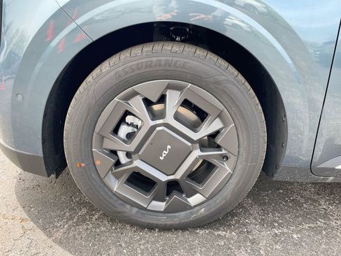 Used 2025 Kia Carnival SX image 36