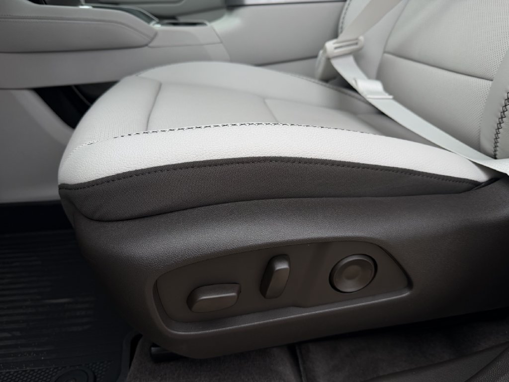 New 2027 GMC Terrain Denali w/ LPO, Floor Liner Package AWD/4WD image 24