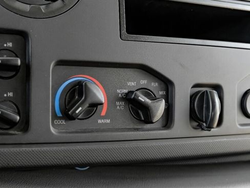 Used 2014 Ford E-350 and Econoline 350 Super Duty image 24