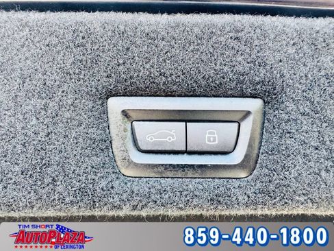 Used 2025 BMW 740i xDrive w/ Premium Package AWD/4WD image 37