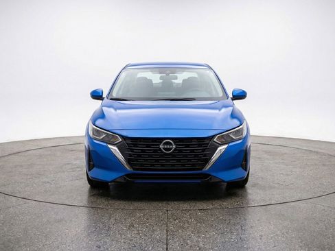 Used 2025 Nissan Sentra SV FWD image 2