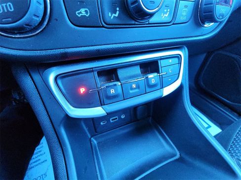 Used 2024 GMC Terrain SLE w/ Driver Convenience Package image 20