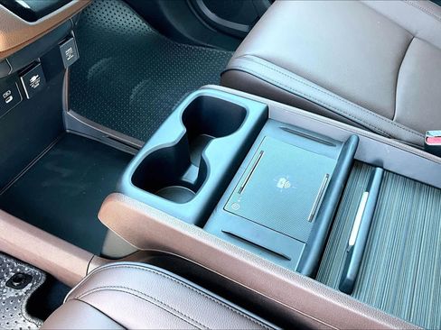 New 2026 Honda Odyssey Touring image 7
