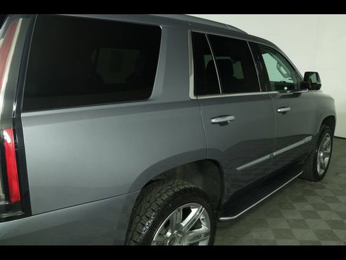Used 2020 Cadillac Escalade Luxury AWD/4WD image 23