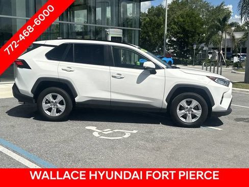 Used 2020 Toyota RAV4 XLE AWD/4WD image 6