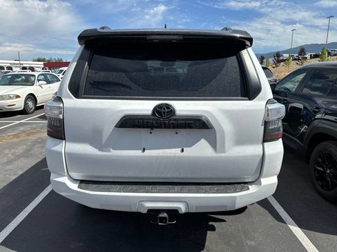 Used 2021 Toyota 4Runner Venture w/ Moonroof Package AWD/4WD image 5