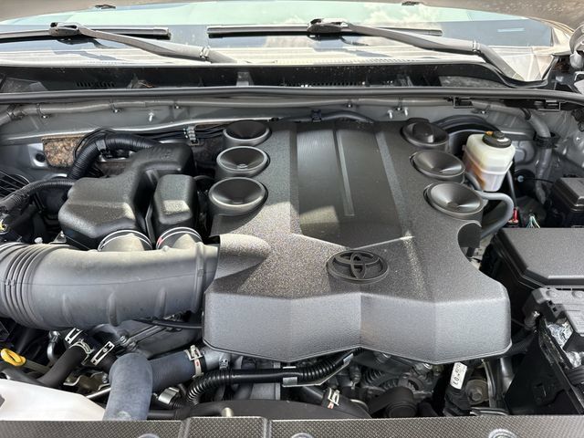 Used 2022 Toyota 4Runner SR5 Premium w/ Moonroof Package RWD image 33