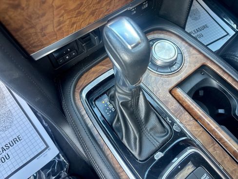 Used 2021 Nissan Armada SL w/ Captain's Chairs Package AWD/4WD image 23