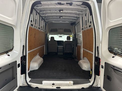 Used 2018 Nissan NV 2500 SV w/ Rear Door Glass Package image 7