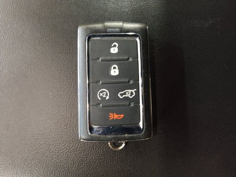Used 2023 Jeep Grand Cherokee L Laredo RWD image 32