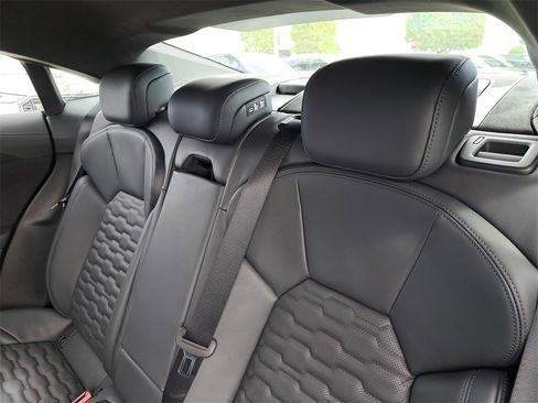 New 2026 Audi RS e-tron GT Base image 27