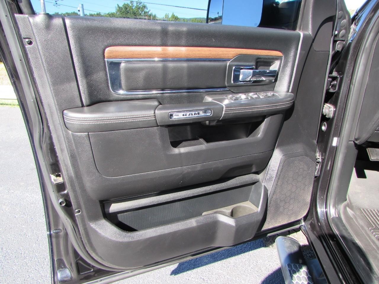 Used 2017 RAM 3500 Laramie w/ Sport Appearance Group AWD/4WD image 12