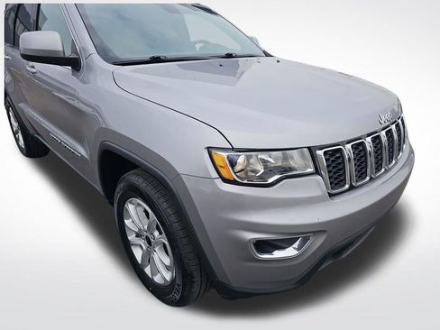 Used 2021 Jeep Grand Cherokee Laredo image 11