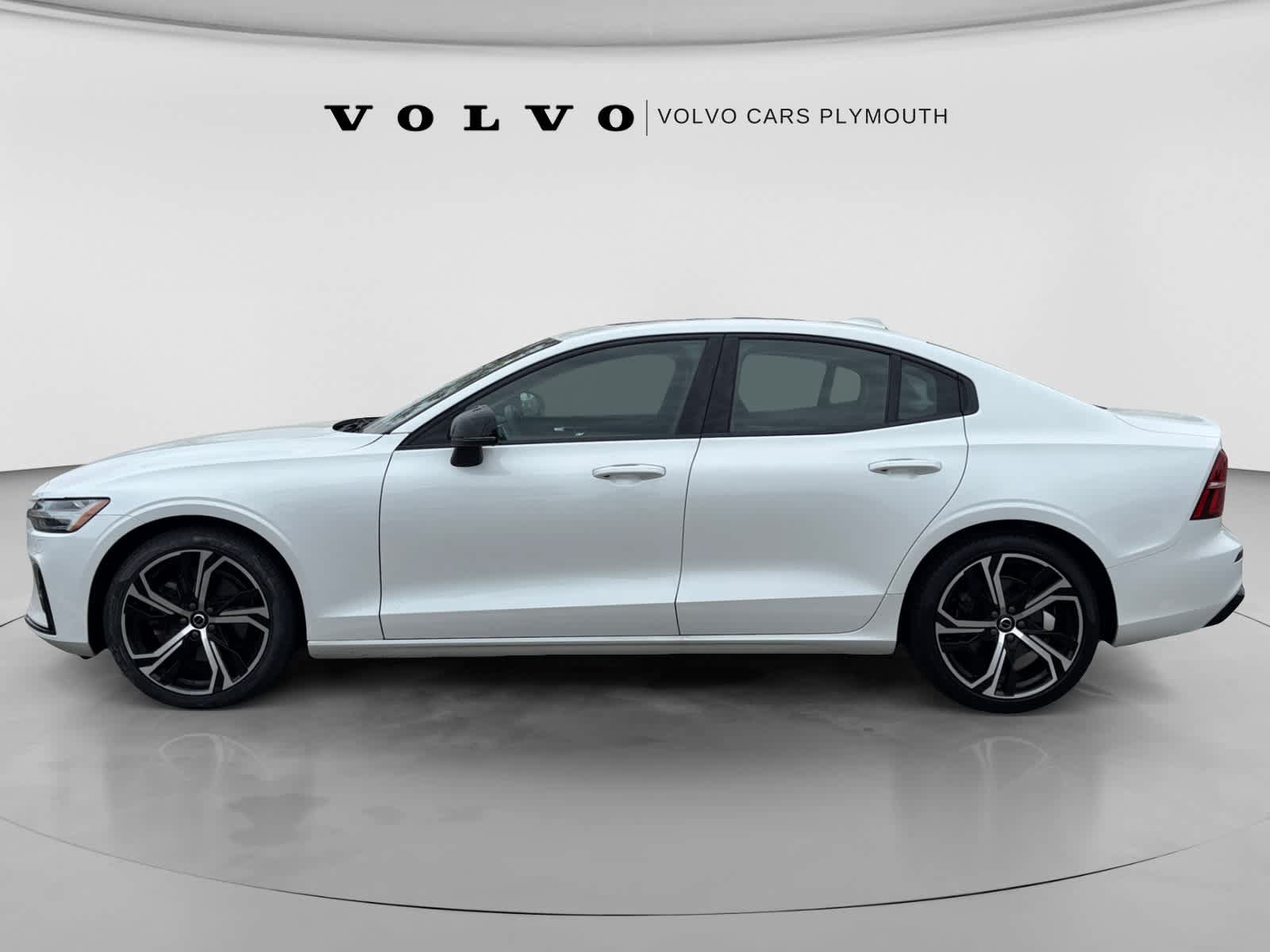 Used 2024 Volvo S60 B5 Core AWD/4WD image 4