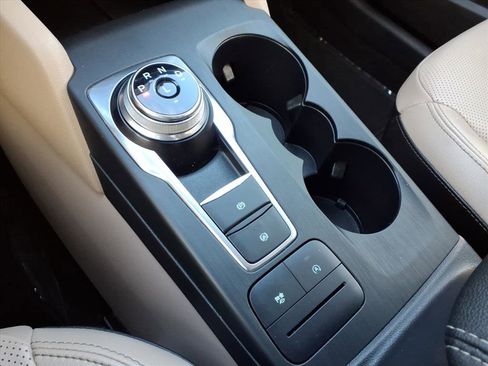 Used 2020 Ford Escape SEL image 23