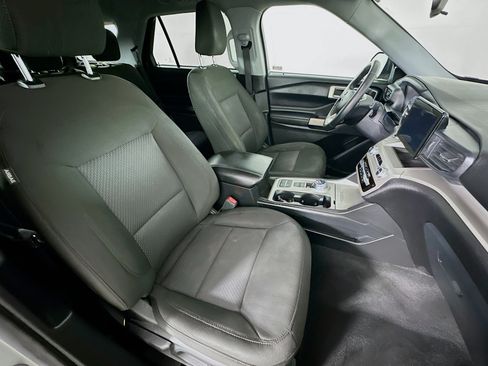 Used 2022 Ford Explorer XLT RWD image 32