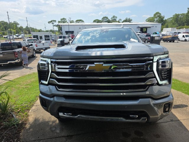 Used 2025 Chevrolet Silverado 2500 High Country w/ High Country Premium Package AWD/4WD image 4