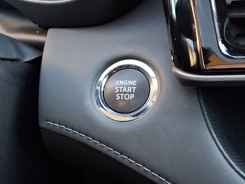 Used 2023 Toyota Highlander XLE image 27