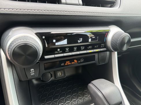 Certified 2023 Toyota RAV4 LE FWD image 8