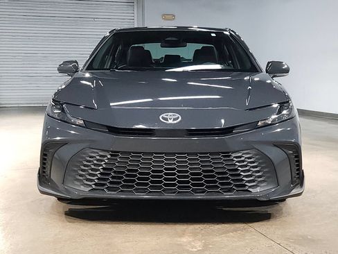 Used 2025 Toyota Camry SE FWD image 2