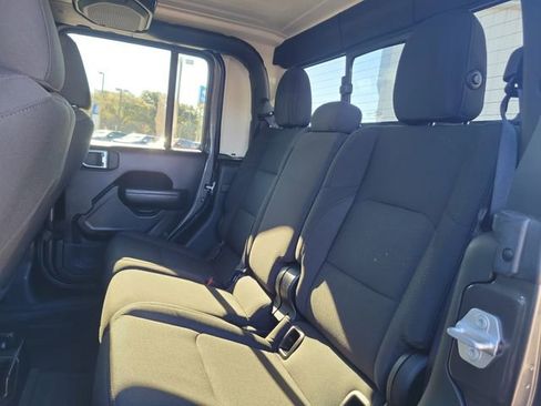 Used 2023 Jeep Gladiator Willys image 10