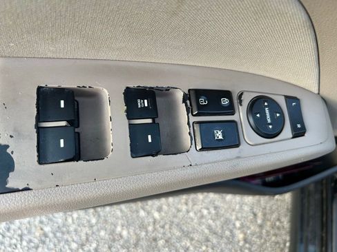Used 2017 Hyundai Elantra SE FWD image 16