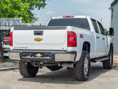 Used 2014 Chevrolet Silverado 2500 LT w/ Interior Plus Package AWD/4WD image 6