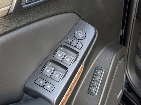 Used 2019 Chevrolet Tahoe Premier image 17