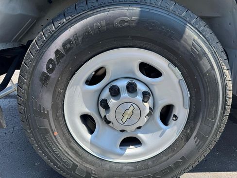 Used 2021 Chevrolet Express 2500 w/ Driver Convenience Package RWD image 39