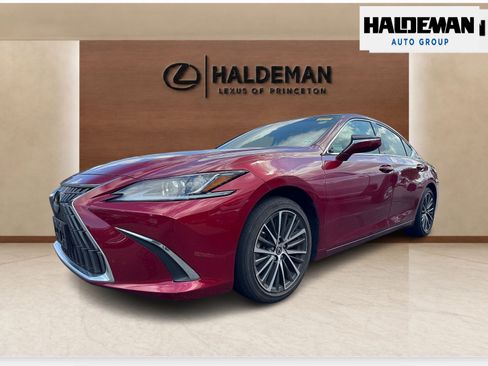 Used 2022 Lexus ES 350 w/ Premium Package FWD image 2