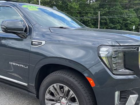 Used 2022 GMC Yukon XL Denali AWD/4WD image 6