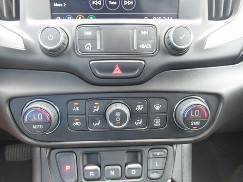 Used 2020 GMC Terrain SLT w/ Preferred Package FWD image 28