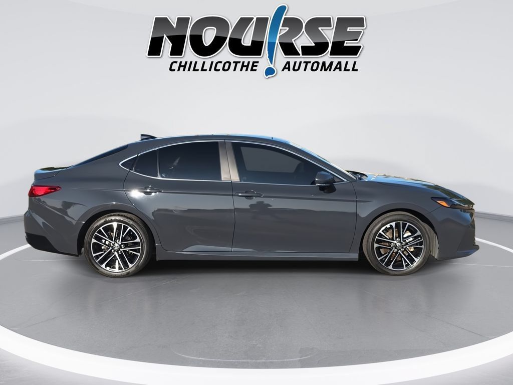 Used 2025 Toyota Camry XLE FWD image 9