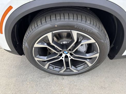 Used 2026 BMW X5 xDrive50e w/ Executive Package image 13