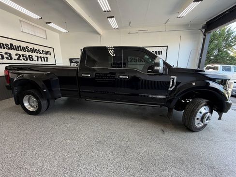 Used 2022 Ford F450 Platinum w/ FX4 Off-Road Package AWD/4WD image 2