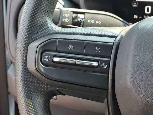 Used 2025 Chevrolet Colorado W/T RWD image 7
