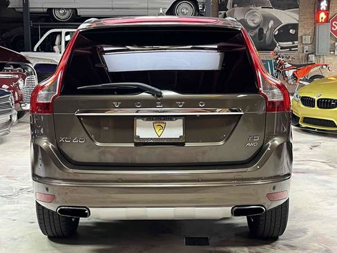 Used 2015 Volvo XC60 T5 w/ Proximity Package AWD/4WD image 6