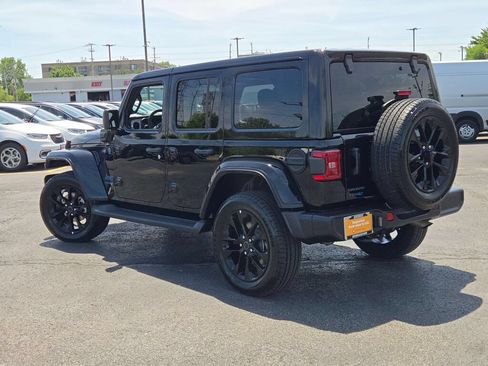 Certified 2025 Jeep Wrangler Unlimited Sahara AWD/4WD image 22