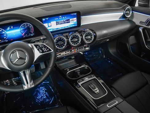 New 2025 Mercedes-Benz CLA 250 image 17