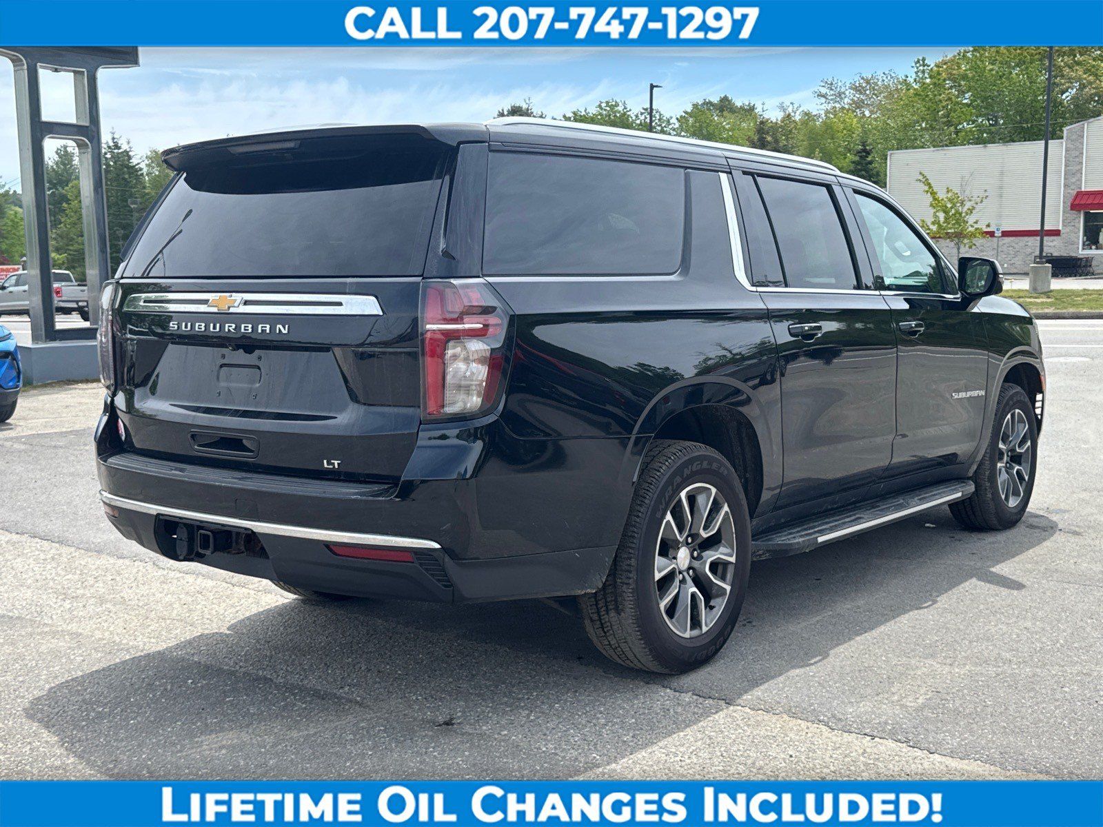 Used 2021 Chevrolet Suburban LT w/ LT Signature Package AWD/4WD image 5