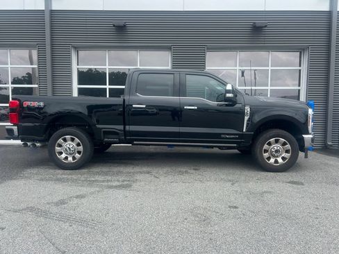 Used 2024 Ford F350 Lariat w/ Lariat Ultimate Package AWD/4WD image 4