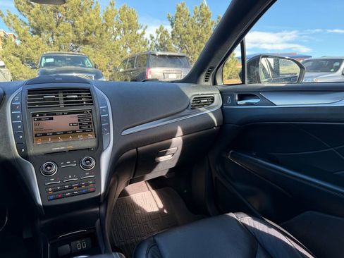 Used 2019 Lincoln MKC Reserve image 26