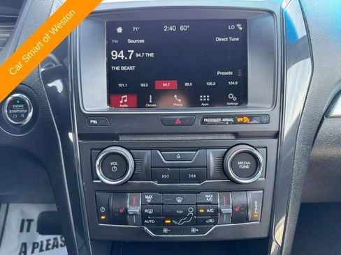 Used 2017 Ford Explorer XLT w/ Equipment Group 202A AWD/4WD image 20